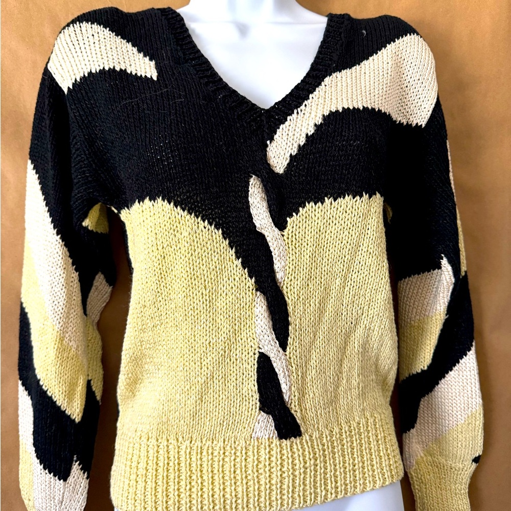 Nannell Vintage tri-color sweater size small ,cream black and soft butter yellow